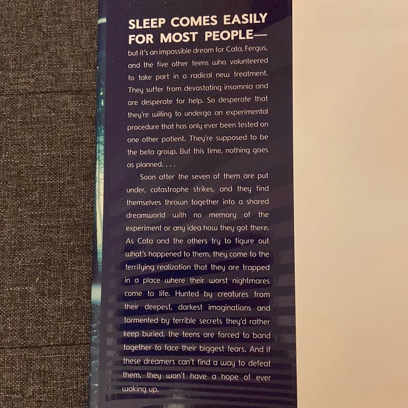 Dreamfall by Amy Plum, Hardcover | Pangobooks