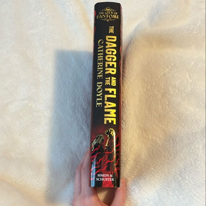 The Dagger and the Flame (Fairyloot edition)