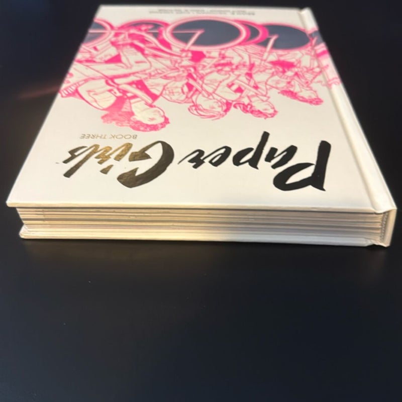 Paper Girls Deluxe Edition, Volume 3