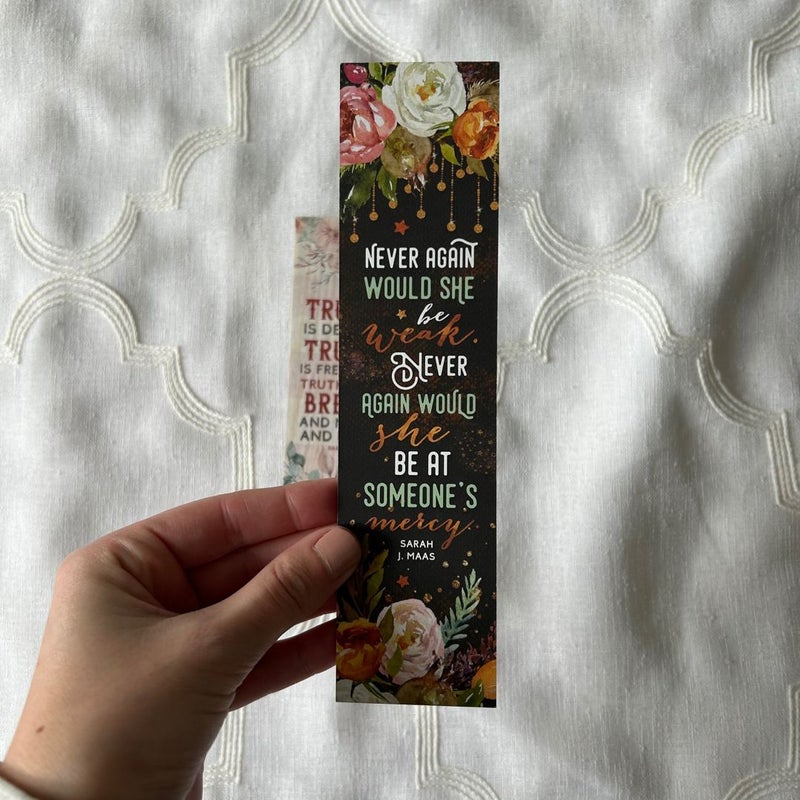 Sarah J. Maas bookmarks