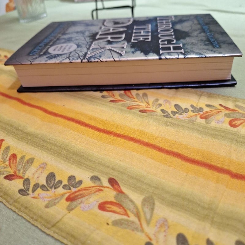 Through the Dark (a Darkest Minds Collection)