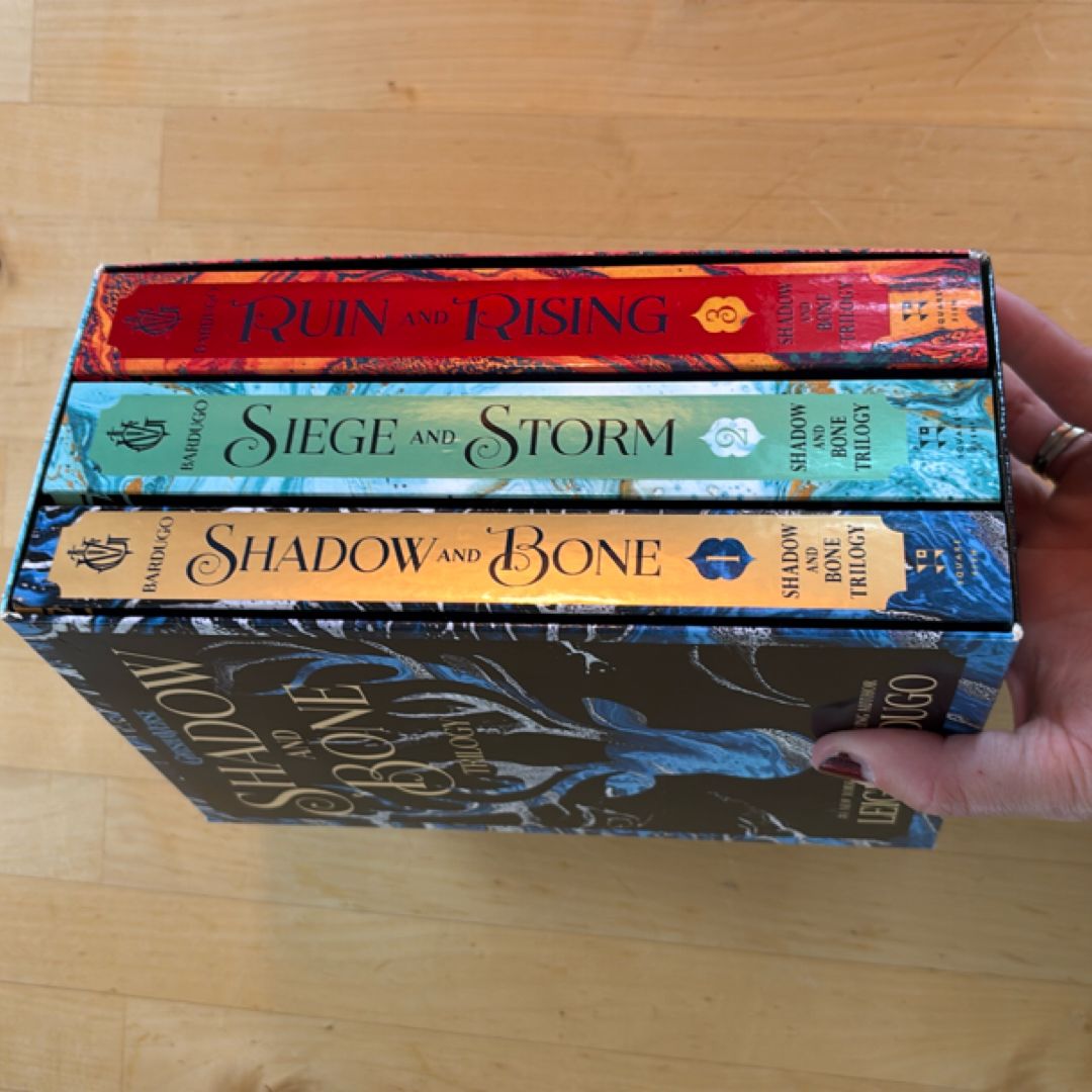 The Shadow and Bone Trilogy Boxed Set