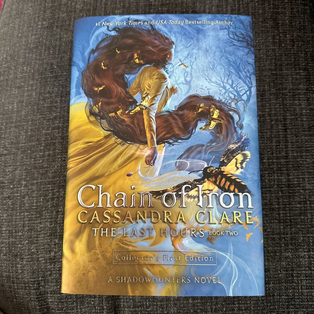 By Cassandra Clare (The Last Hours) 3 Book Set: Chain of Gold, Chain of  Iron & Chain of Thorns