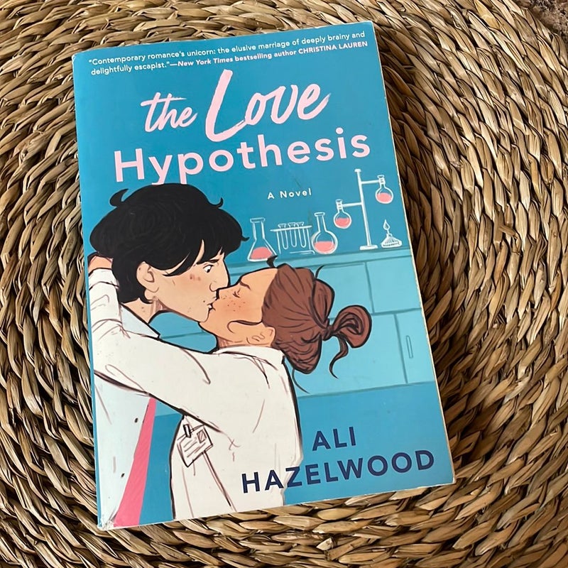 The Love Hypothesis by Ali Hazelwood, Paperback