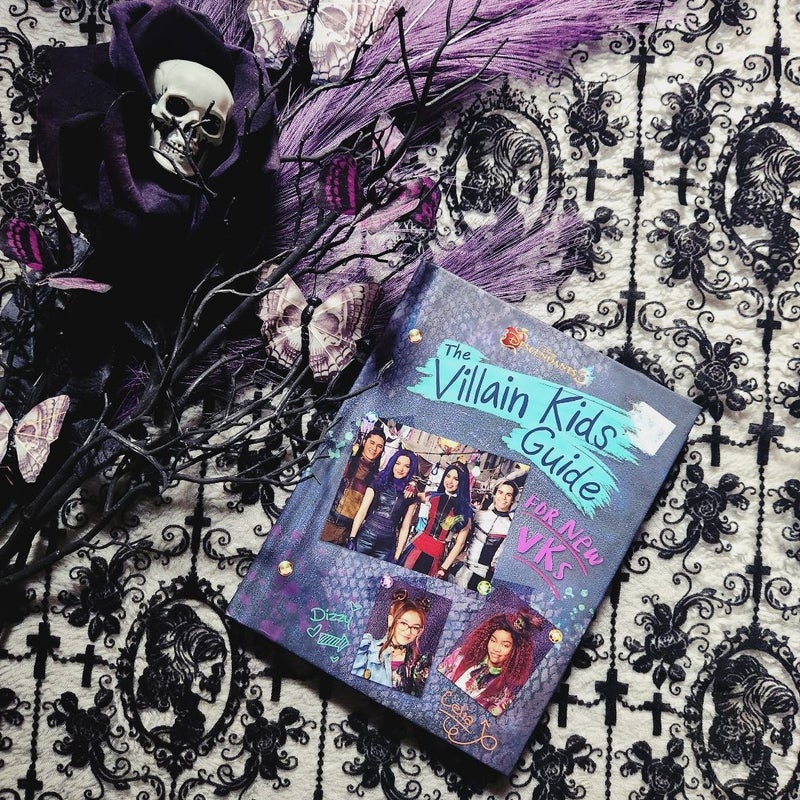 Descendants 3: The Villain Kids' Guide for New VKs by Disney Book