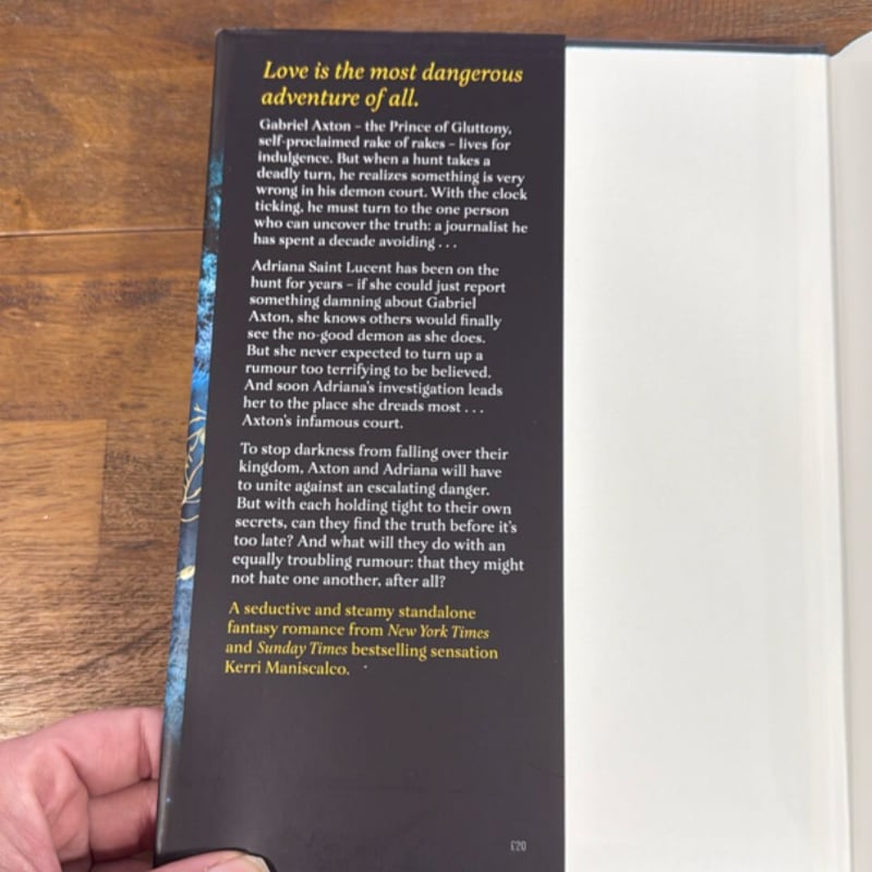 Throne of Secrets - UK Waterstones Exclusive with Sprayed Edges