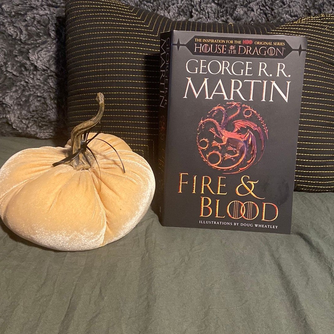 Fire & Blood (HBO Tie-in Edition) by George R. R. Martin: 9780593598009