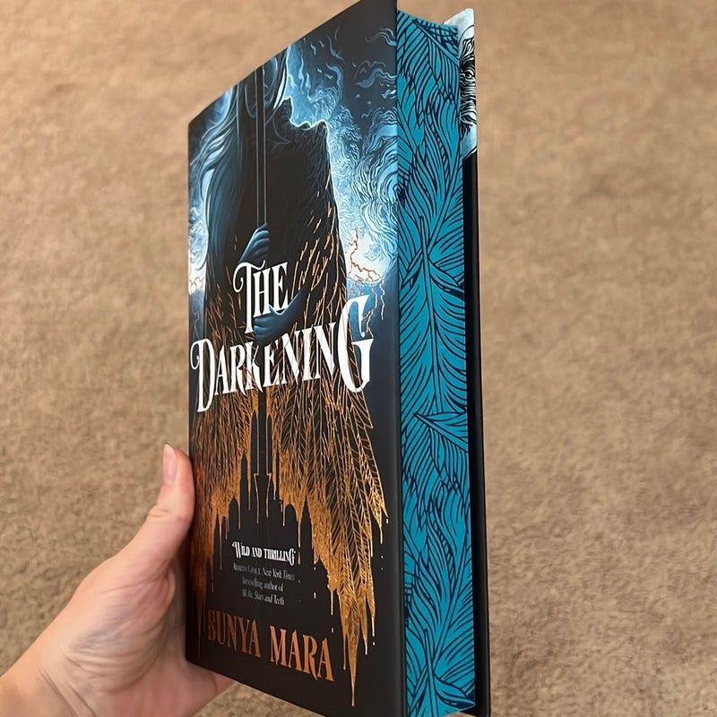 The Darkening (Exclusive Fairyloot Edition) by Sunya Mara