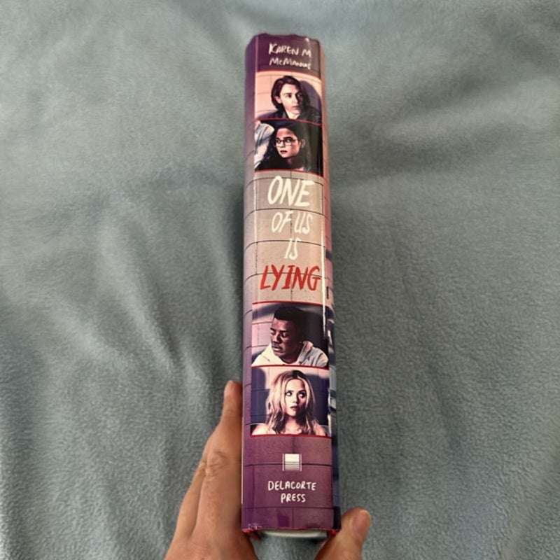 One of Us Is Lying (TV Series Tie-In Edition)