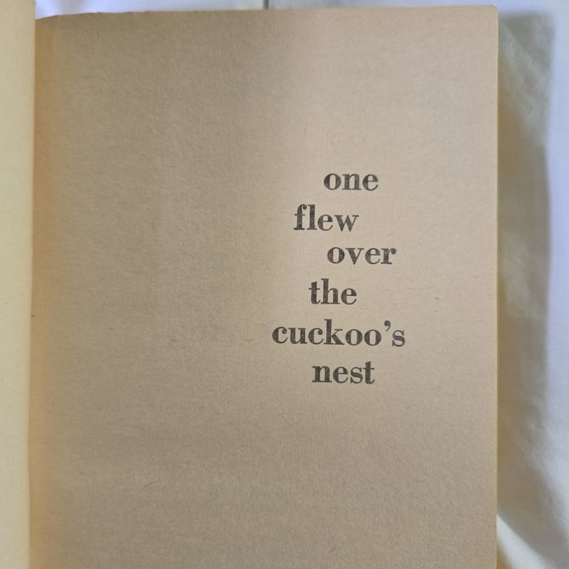 One Flew Over the Cockoos Nest by Ken Kesey vintage paperback very good condition 