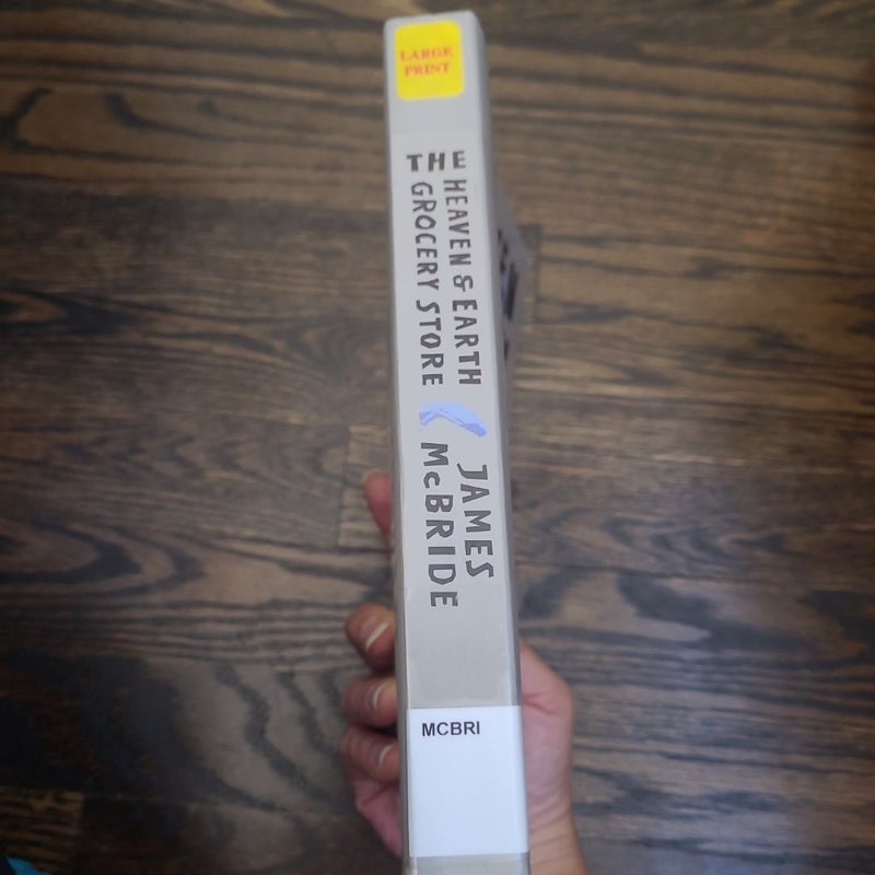 The Heaven and Earth Grocery Store --Large Print Edition 
