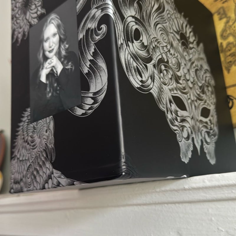 A Court of Thorns and Roses Hardcover Box Set