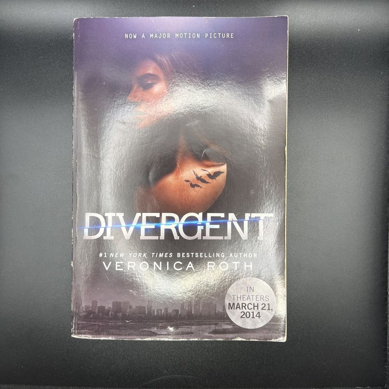 Divergent Movie Tie-In Edition