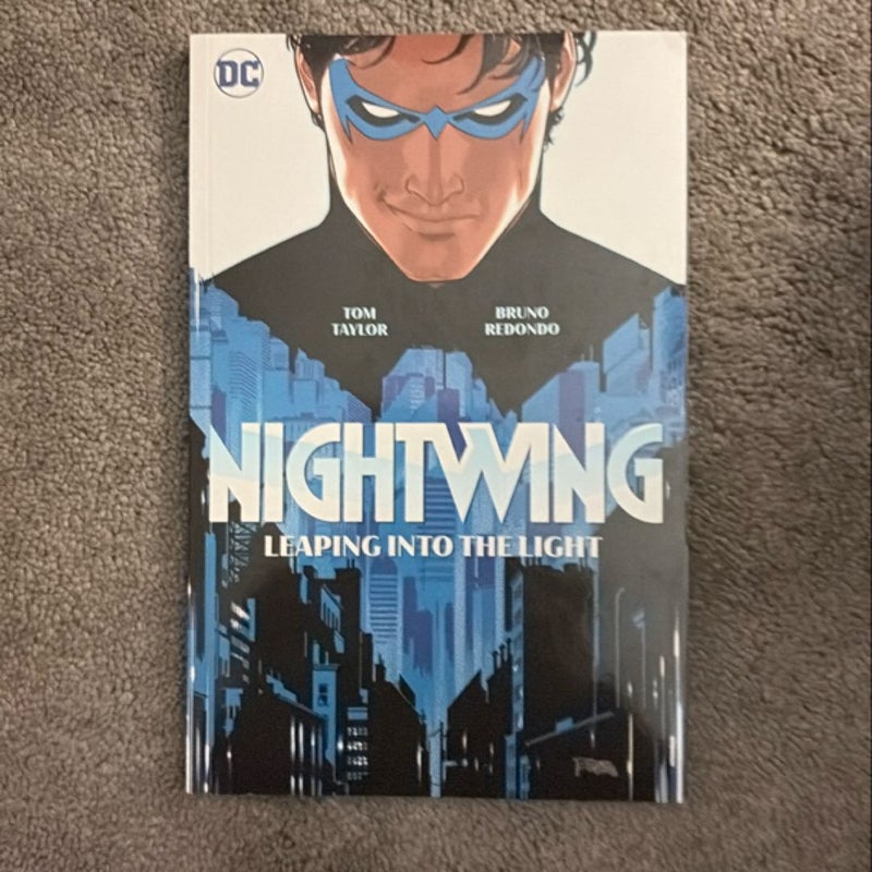 Nightwing Vol. 1: Leaping into the Light