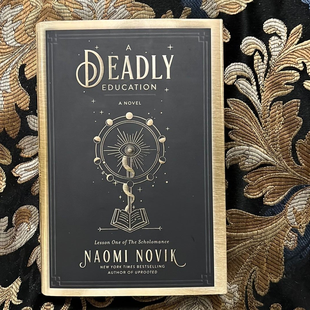 A Deadly Education: A Novel (The Scholomance): Novik, Naomi: 9780593128480:  : Books