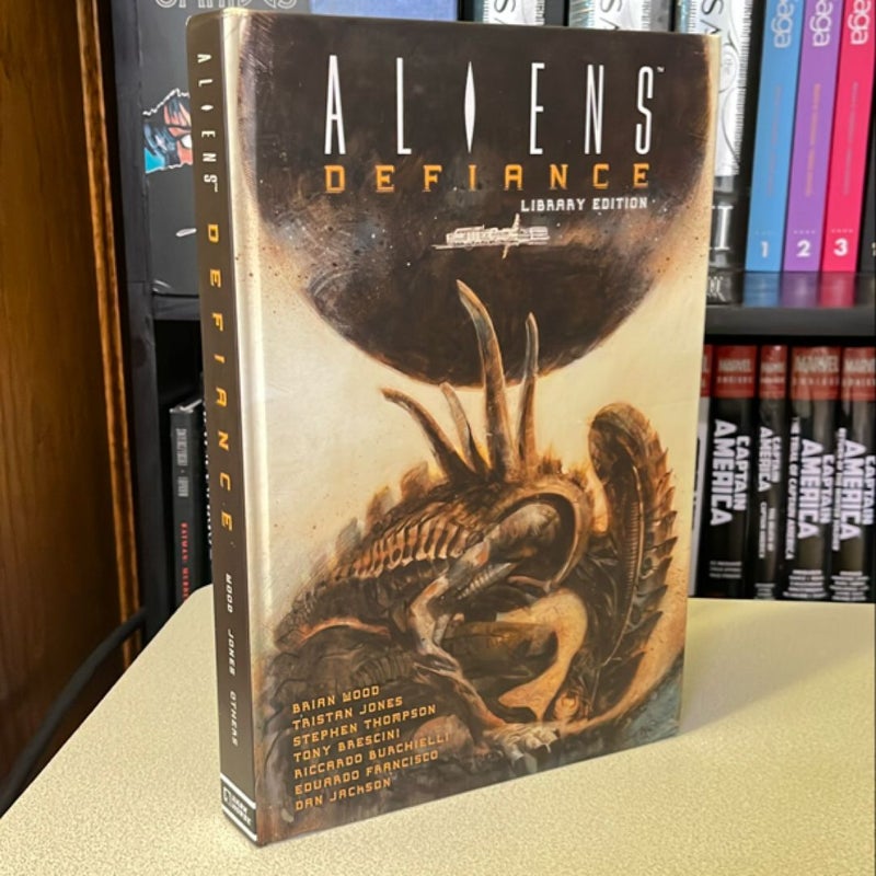 Aliens: Defiance Library Edition