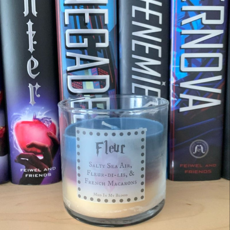 Book + 4oz Harry Potter-themed candle bundle