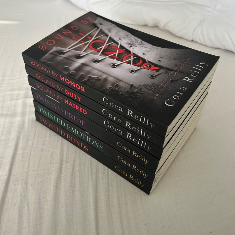 Cora Reilly Mafia Romance Bundle – 6-Book Set (Born in Blood Mafia Chronicles & The Camorra Chronicles)  