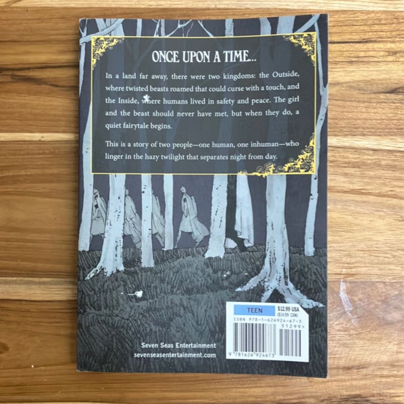 The Girl from the Other Side: Siúil, a Rún Vol. 1