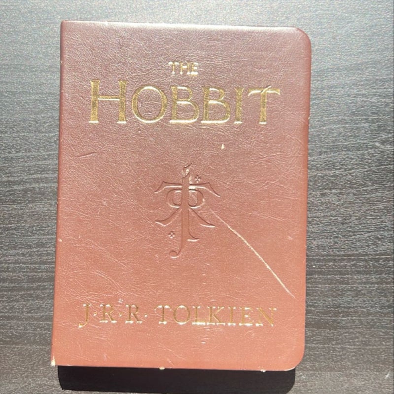 The Hobbit: Deluxe Pocket Edition