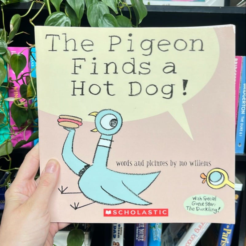 THE PIGEON FIND A HOT DOG!