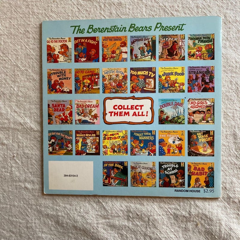 The Berenstain Bears Meet Santa Bear