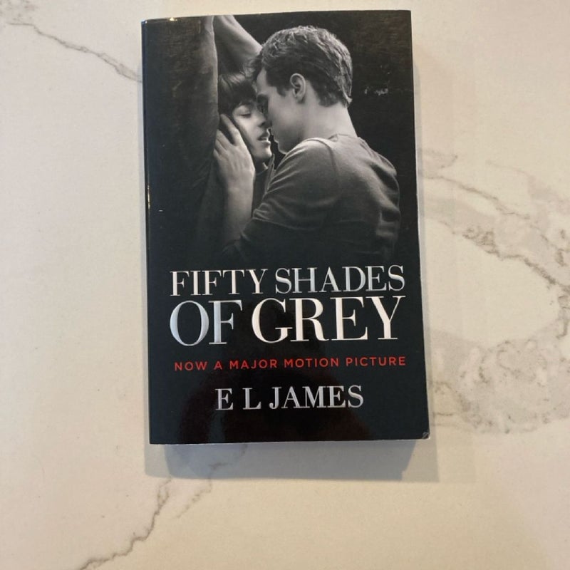 Fifty Shades of Grey (Movie Tie-In Edition)