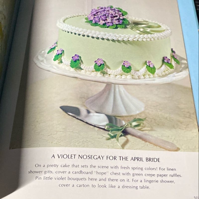 The Wilton Book of Wedding Cakes