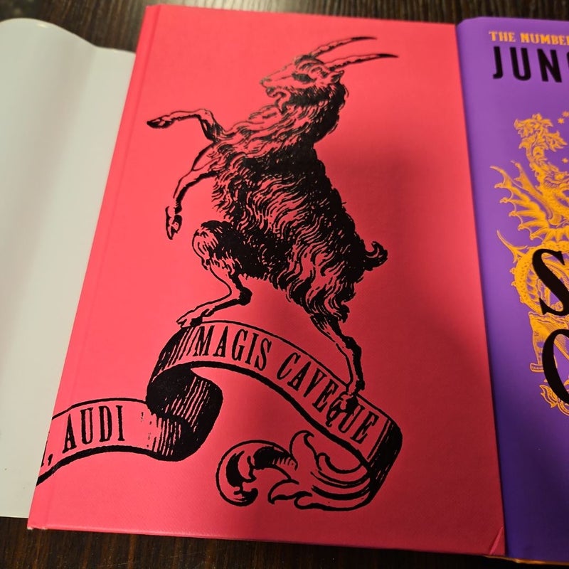Her Majesty's Royal Coven + The Shadow Cabinet (Fairyloot)