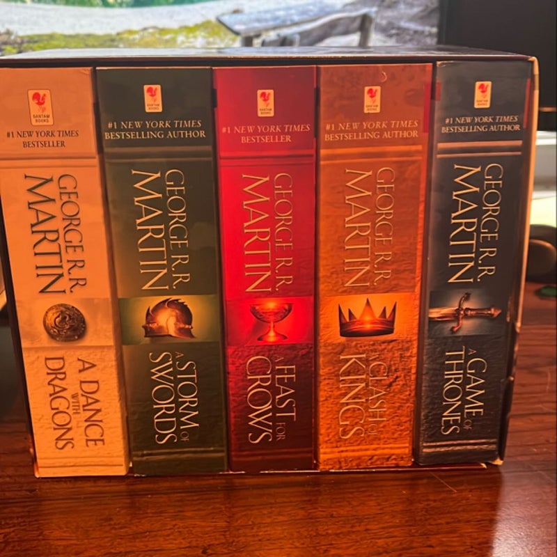 George R. R. Martin's a Game of Thrones 5-Book Boxed Set (Song of Ice and Fire Series)