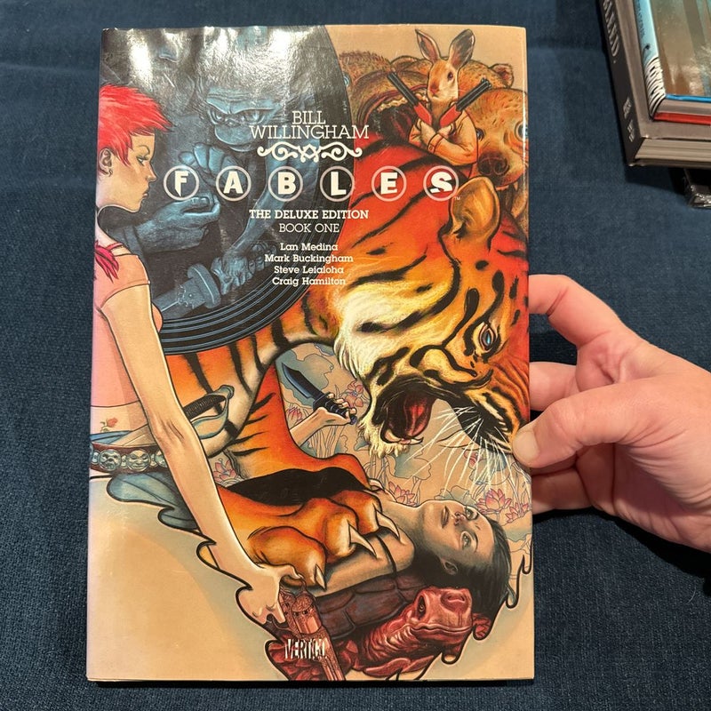 Fables: the Deluxe Edition Book One