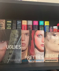 Uglies; Pretties; Specials (3 book bundle)
