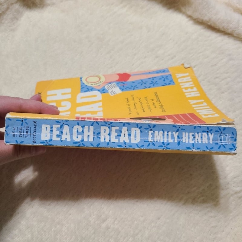 Beach Read book by Emily Henry
