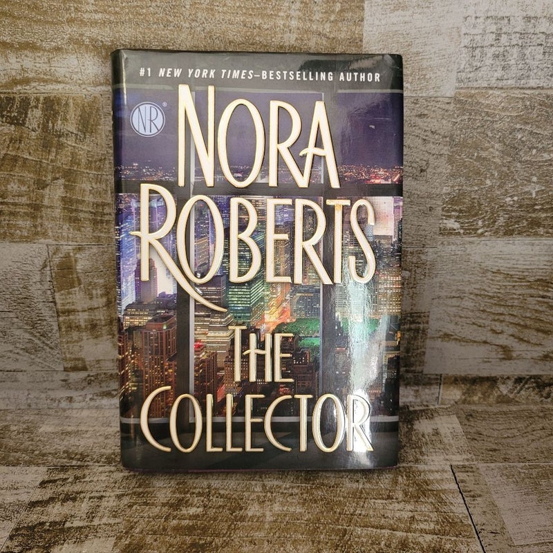 The Collector by Nora Roberts: 9780593637791 | : Books