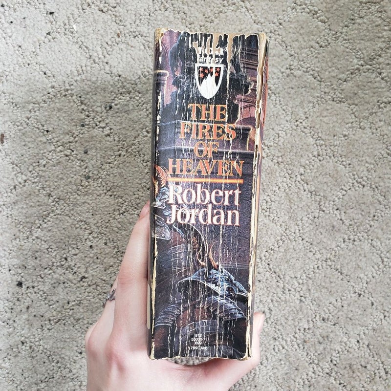 The Fires of Heaven (The Wheel of Time book 5)