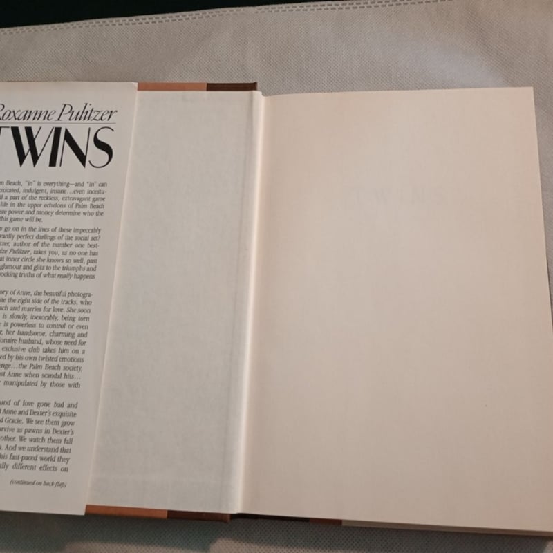 Twins by Roxanne Pulitzer , Hardcover | Pangobooks
