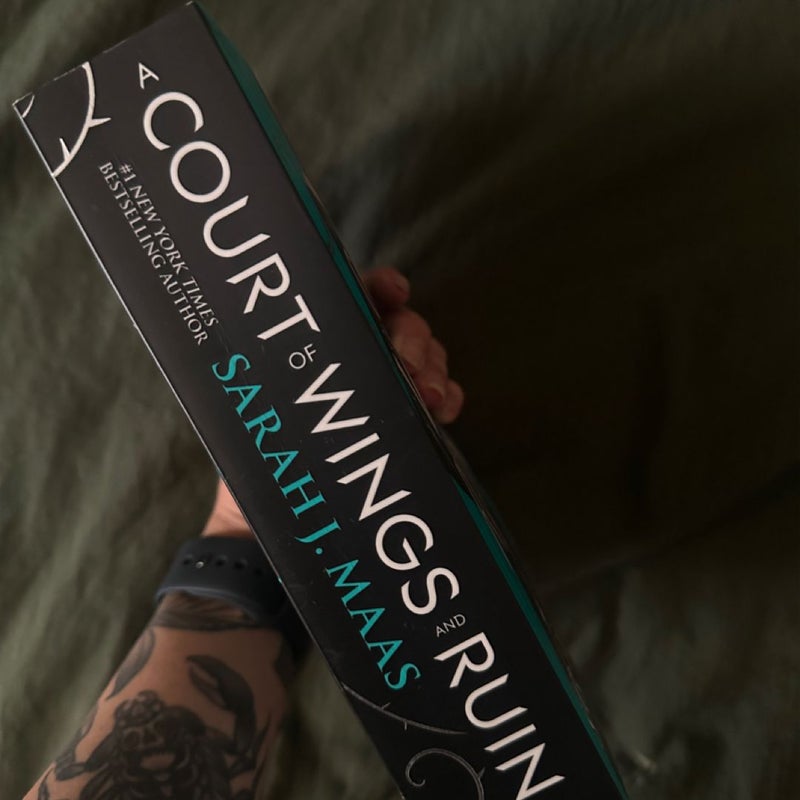 A Court of Wings and Ruin (UK first print) 