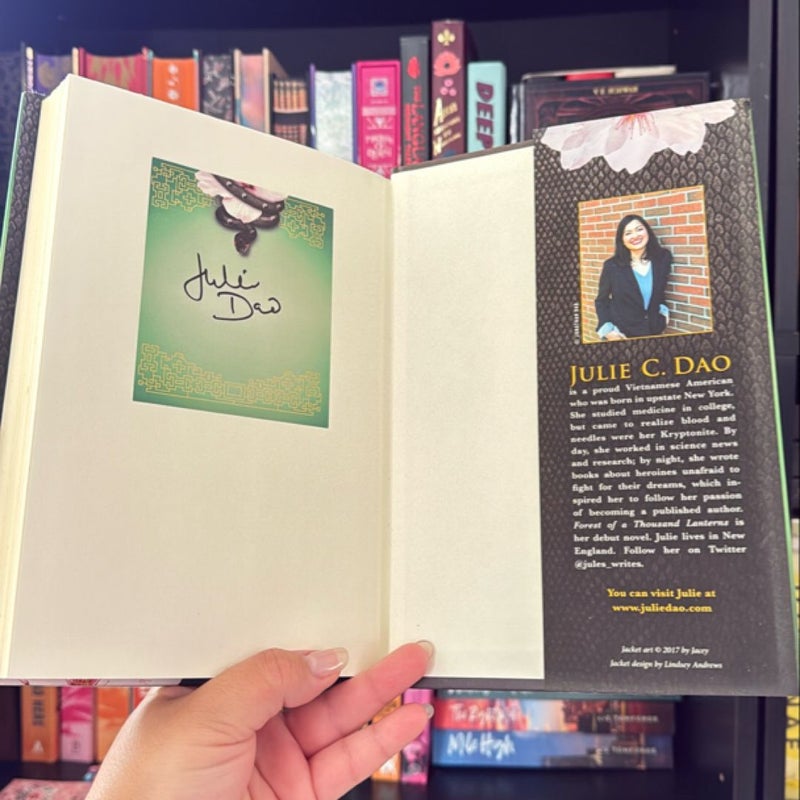 Forest of a Thousand Lanterns (Fairyloot Edition with Signed Bookplate)