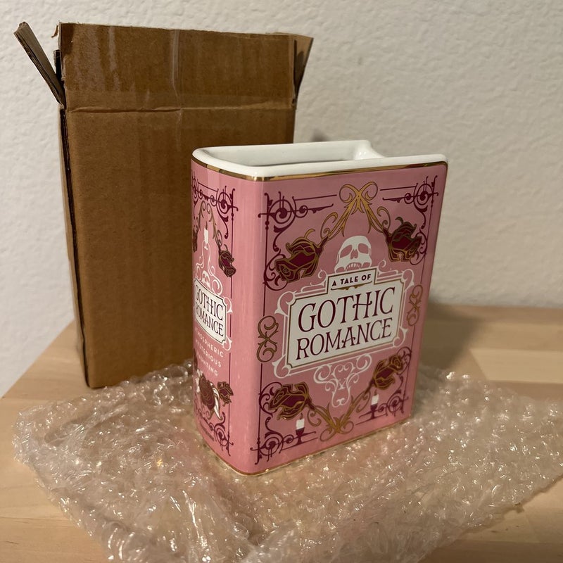 Gothic romance Illumicrate book pot