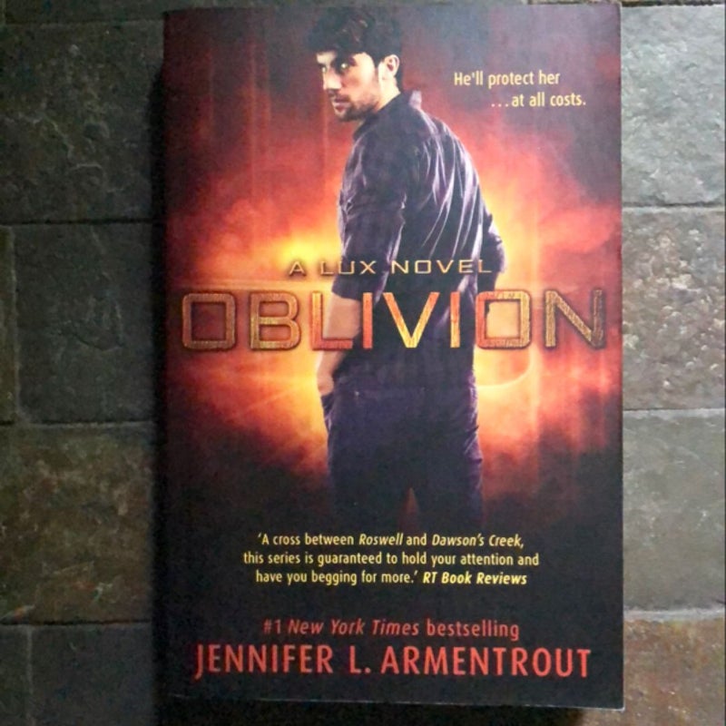 Oblivion - A Lux Novel