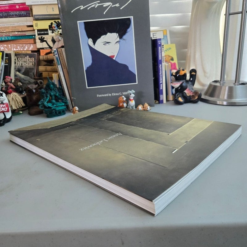 Annie Leibovitz Signed Book