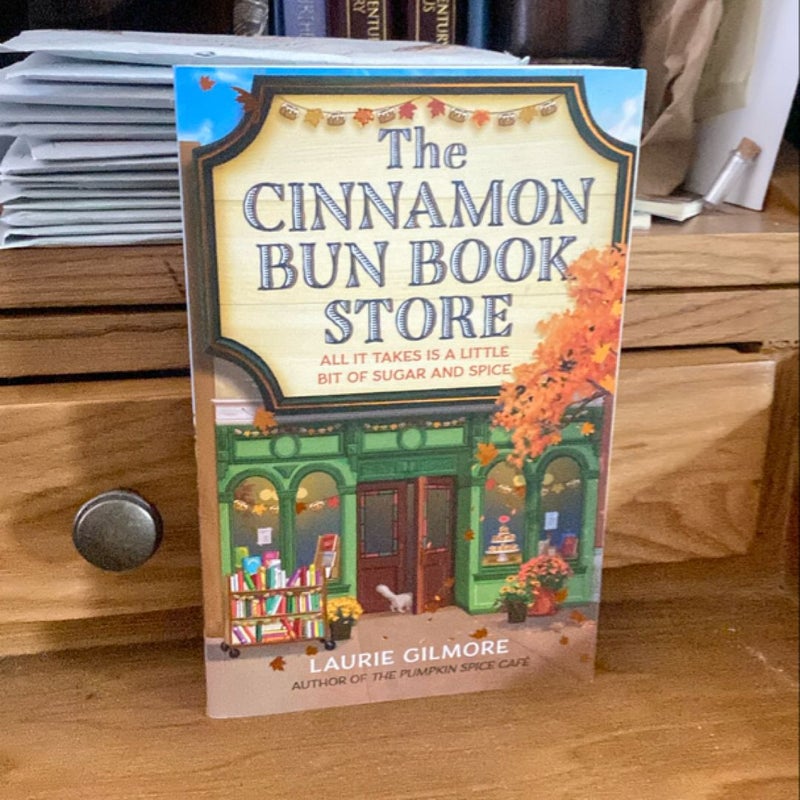 The Cinnamon Bun Book Store (Dream Harbor, Book 2)