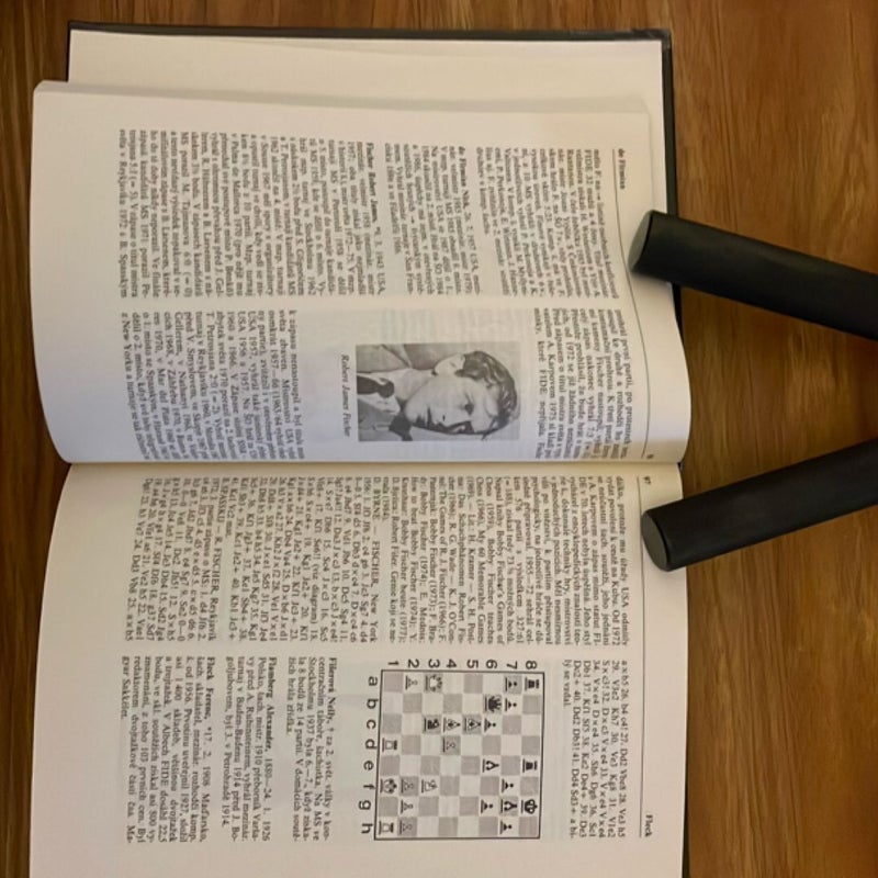 Small encyclopedia of chess