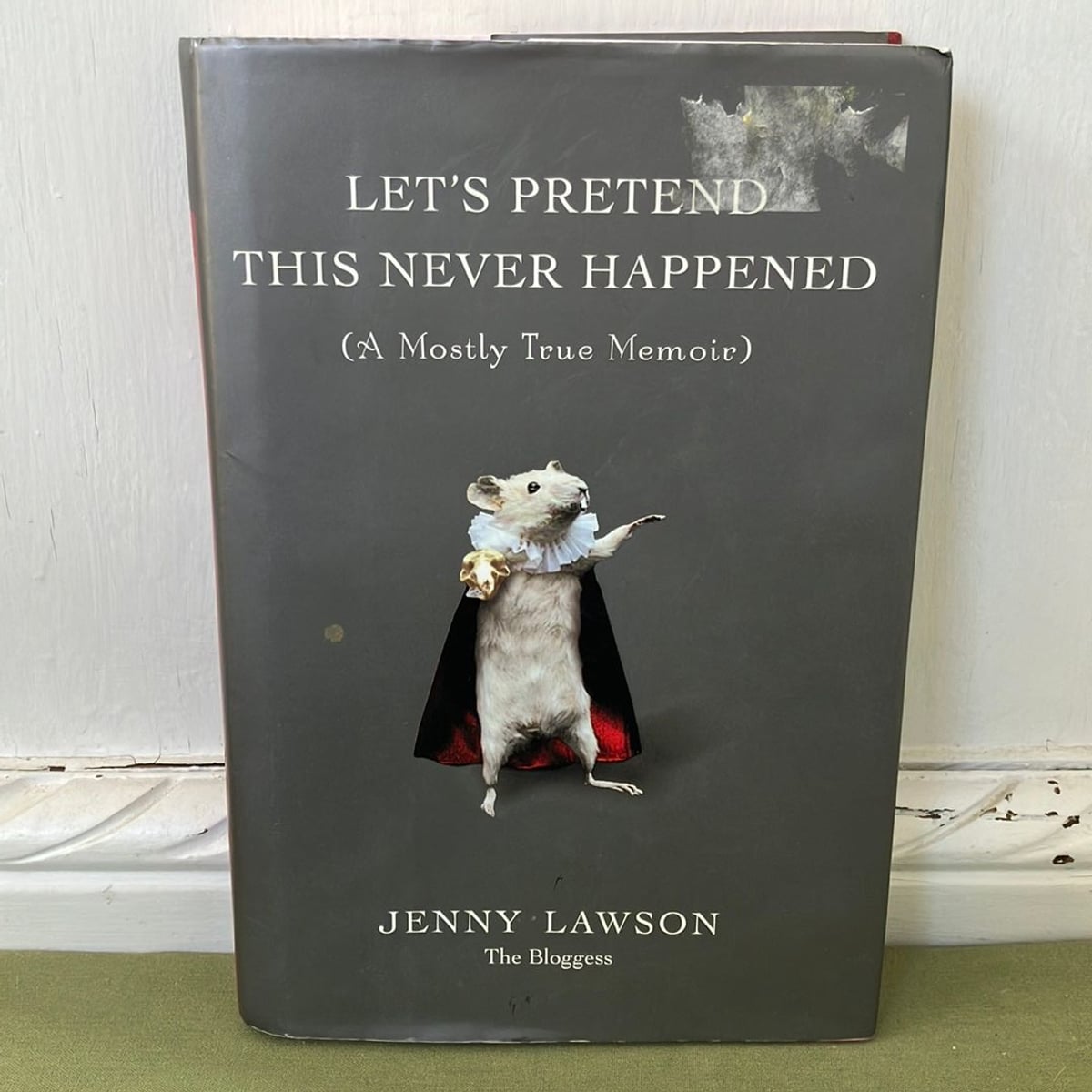 Let's Pretend This Never Happened by Jenny Lawson, Hardcover | Pangobooks
