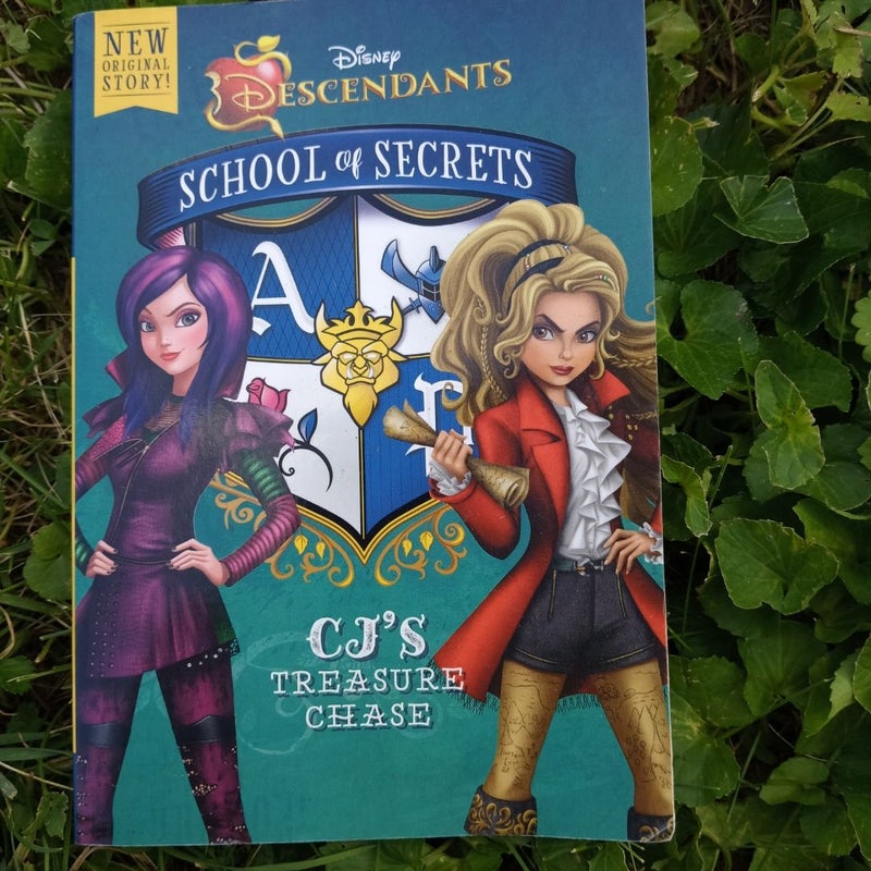 School of Secrets: CJ's Treasure Chase (Disney Descendants) (Scholastic Special Market Edition)