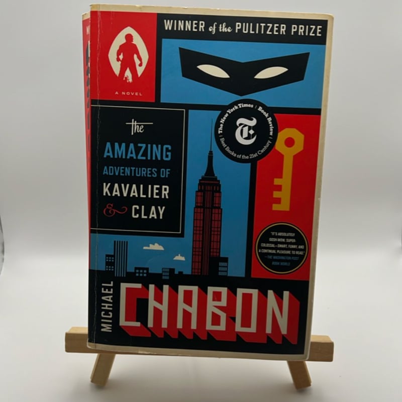 The Amazing Adventures of Kavalier and Clay (with Bonus Content)