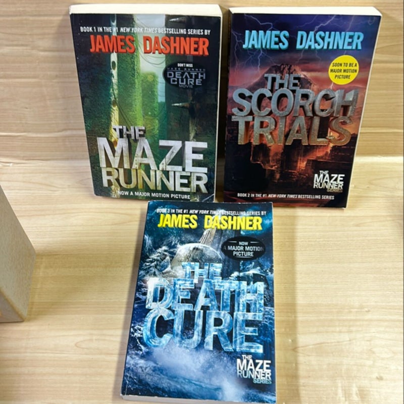 The Maze Runner book 1-3 Paperback Bundle