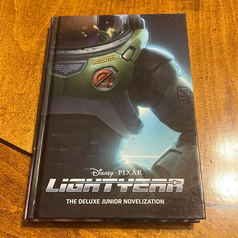 Disney/Pixar Lightyear: the Deluxe Junior Novelization