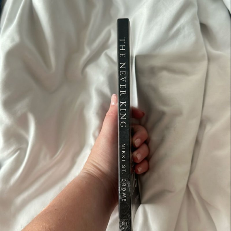 The Never King by Nikki St. Crowe, Paperback Pangobooks