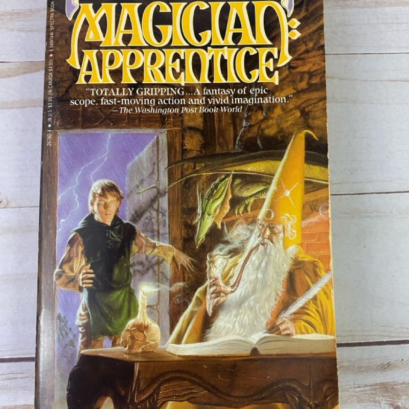 Magician: Apprentice by Raymond E. Feist - 1986 Bantam Paperback Book